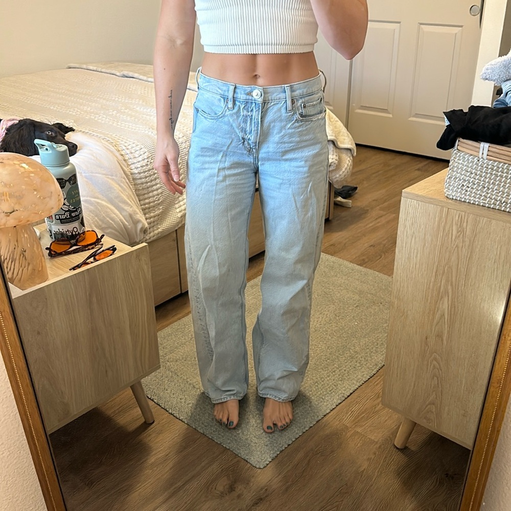 American eagle baggy light wash jeans size 6 regular